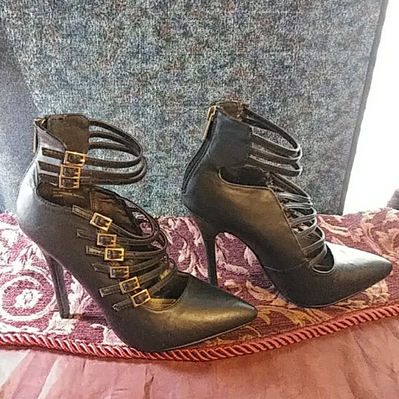 Anne Michelle Black strap Shoes - Picture 2 of 6
